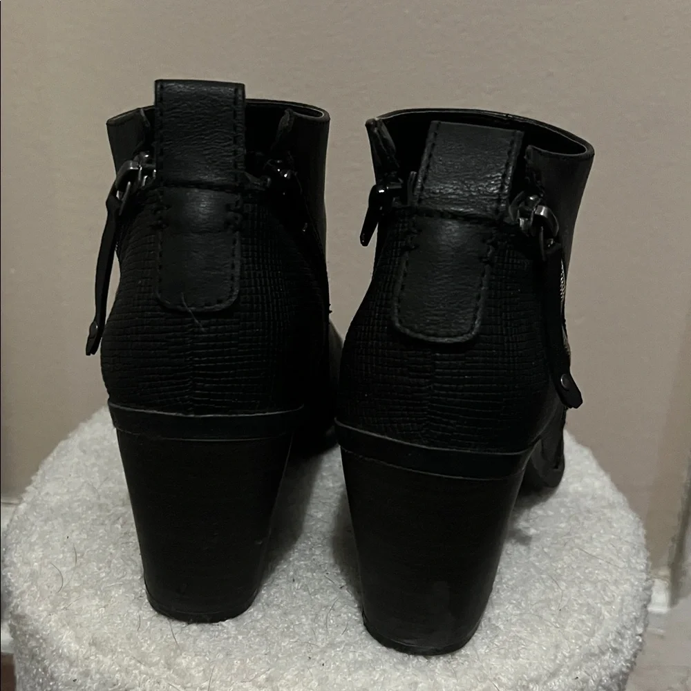 Universal Thread ankle boot - Picture 3 of 3